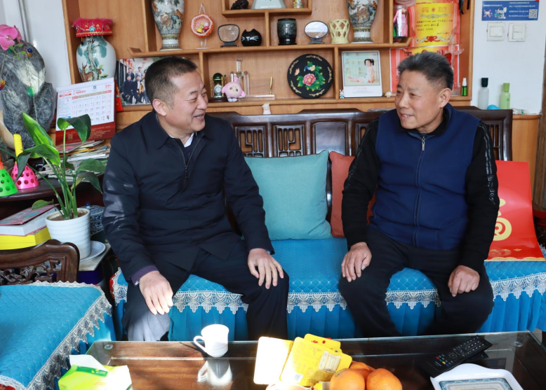 春節(jié)將至，宏河集團(tuán)黨委走訪慰問老干部、困難黨員職工1
